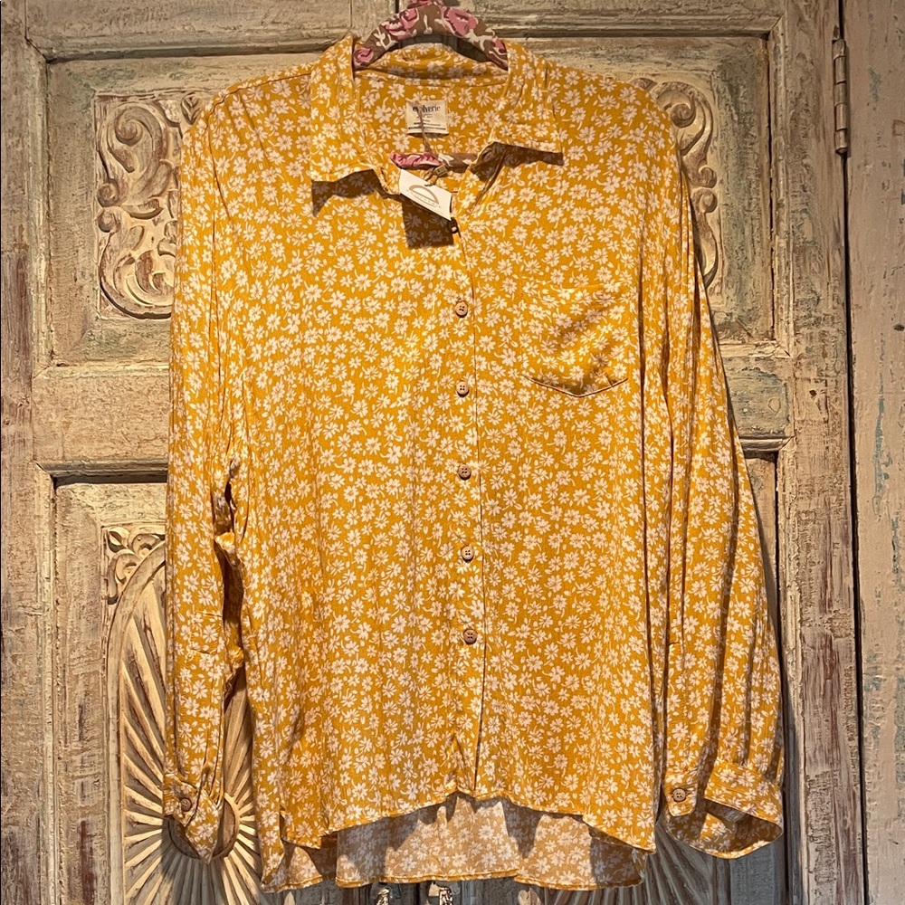 NWT evolverie-Button-Up Floral Blouse with Wooden Buttons, XXXL
